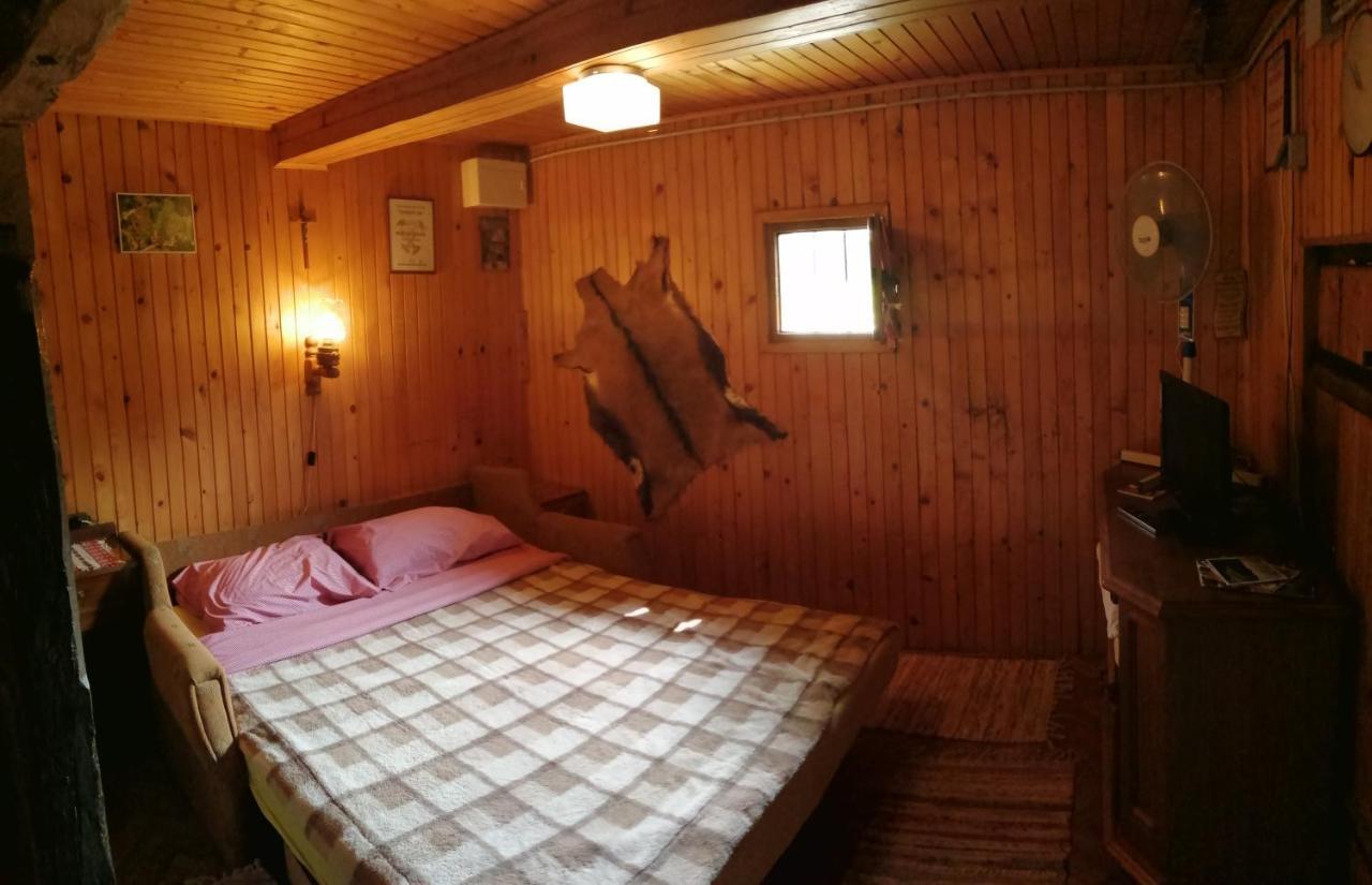 Robinzonski Smjestaj Tepes Tuheljske Toplice Exterior foto